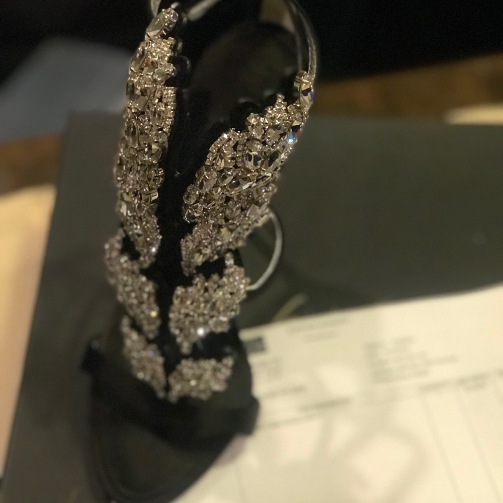 Sparkling Giuseppe black and diamond